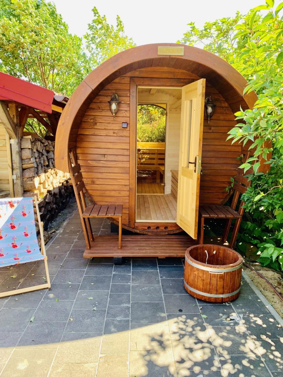 Pod Lipami Apartment